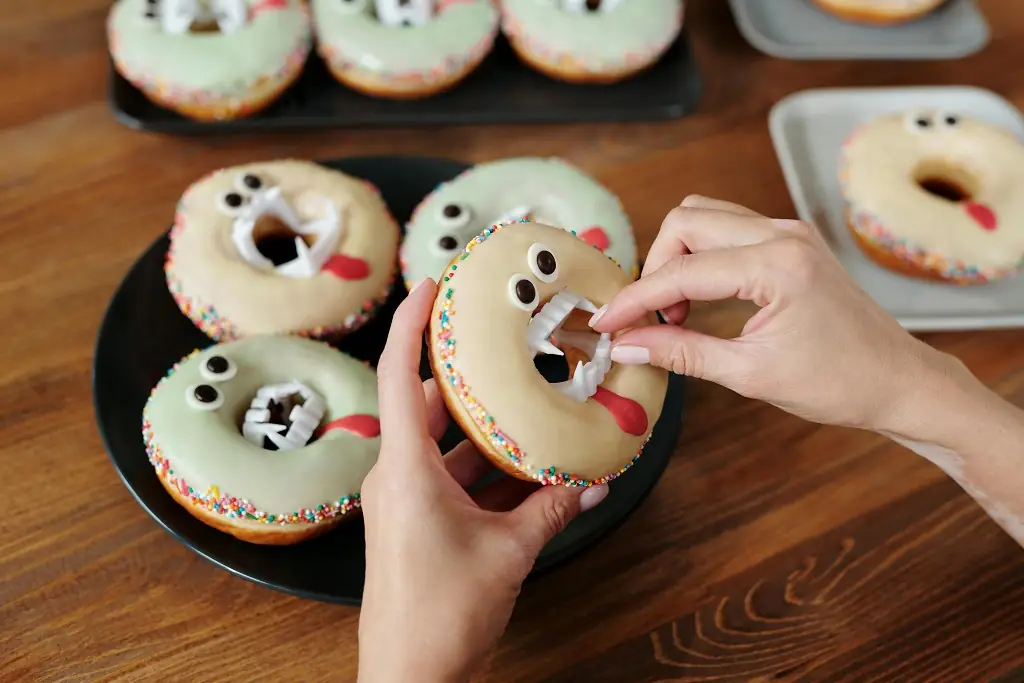 ideias para restaurantes no Halloween com biscoitos Halloween