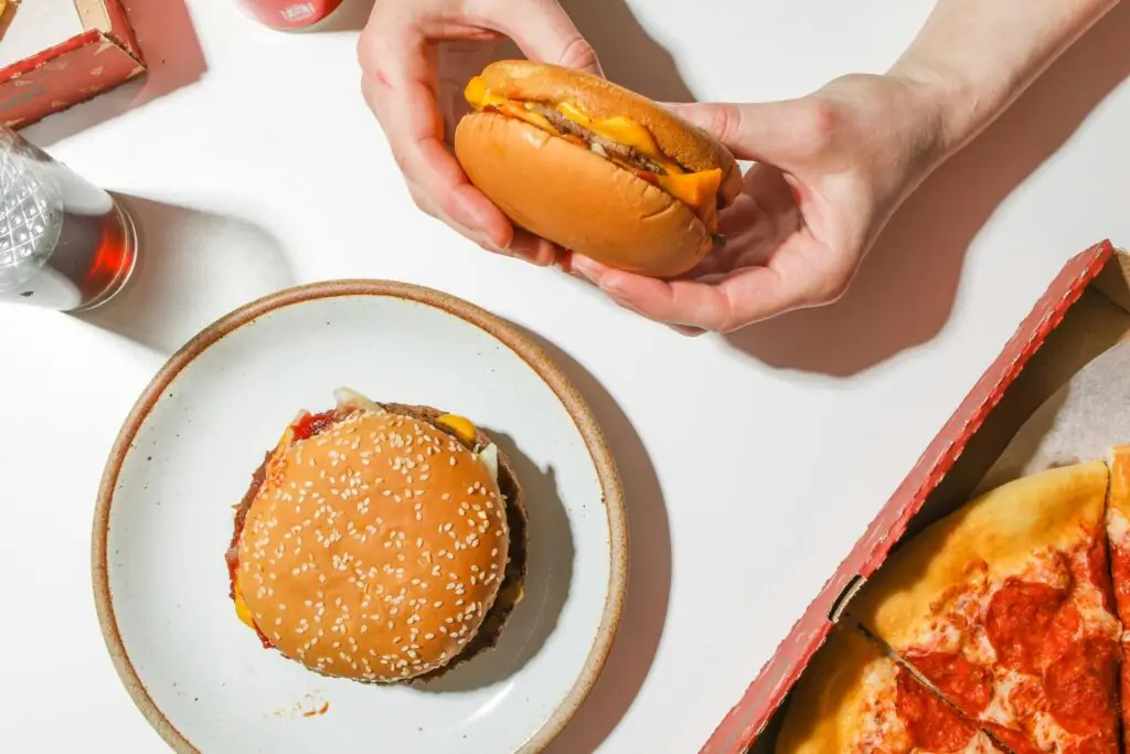 O que é um smash burger?